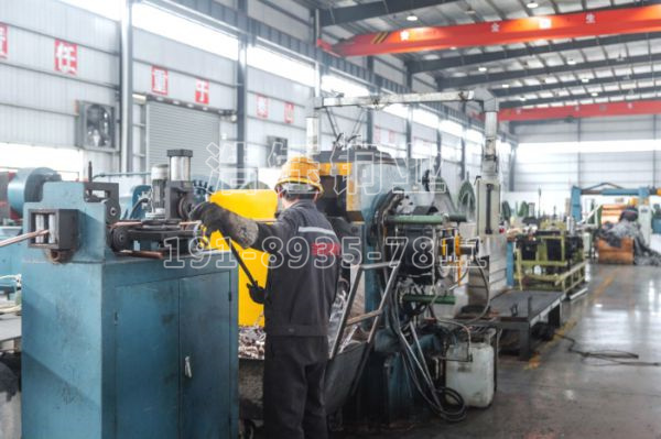 連續擠（jǐ）壓機生產中